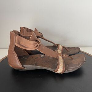 Cushe‎ Clover Thong Gladiator Sandal Women Size 8 Brown Zip Up Flats